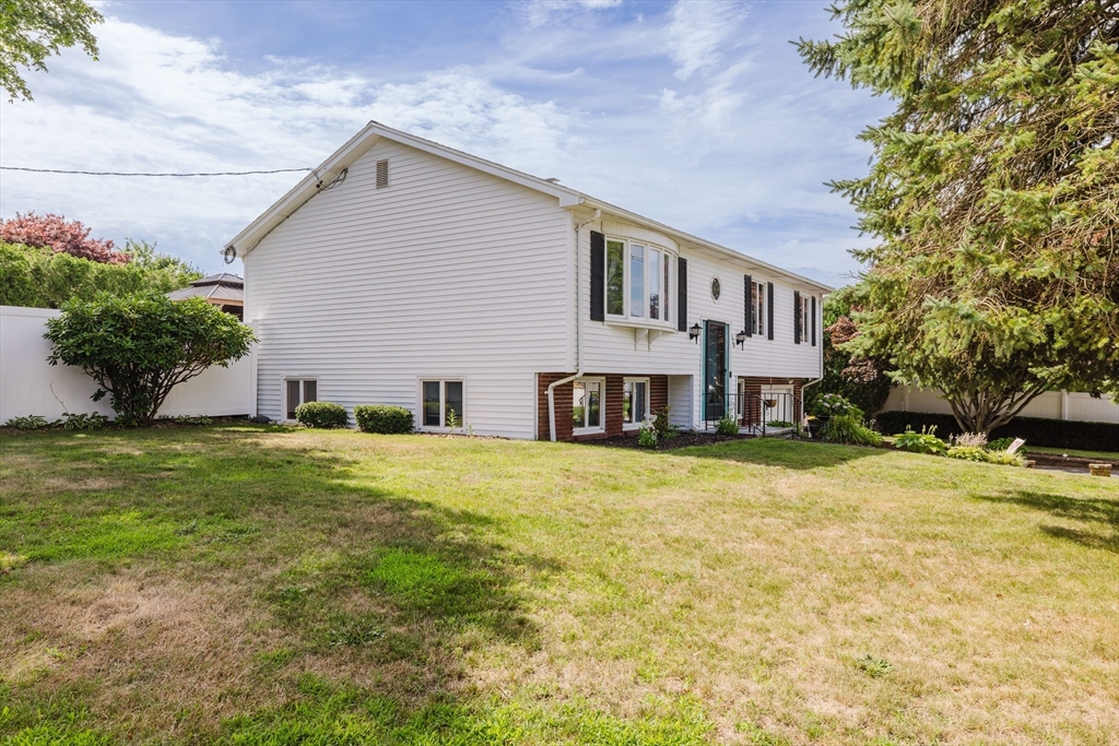 528 Regan Rd