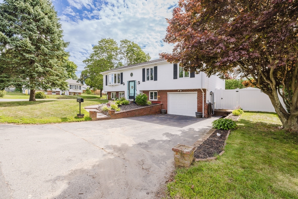 528 Regan Rd