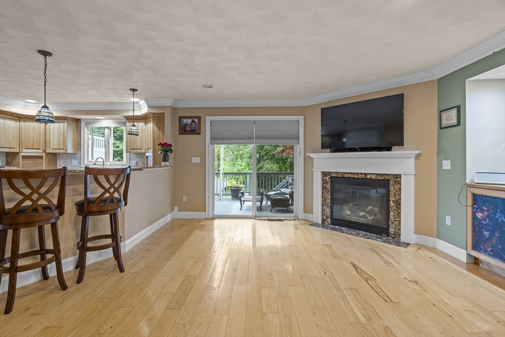 385 Sutton St 385