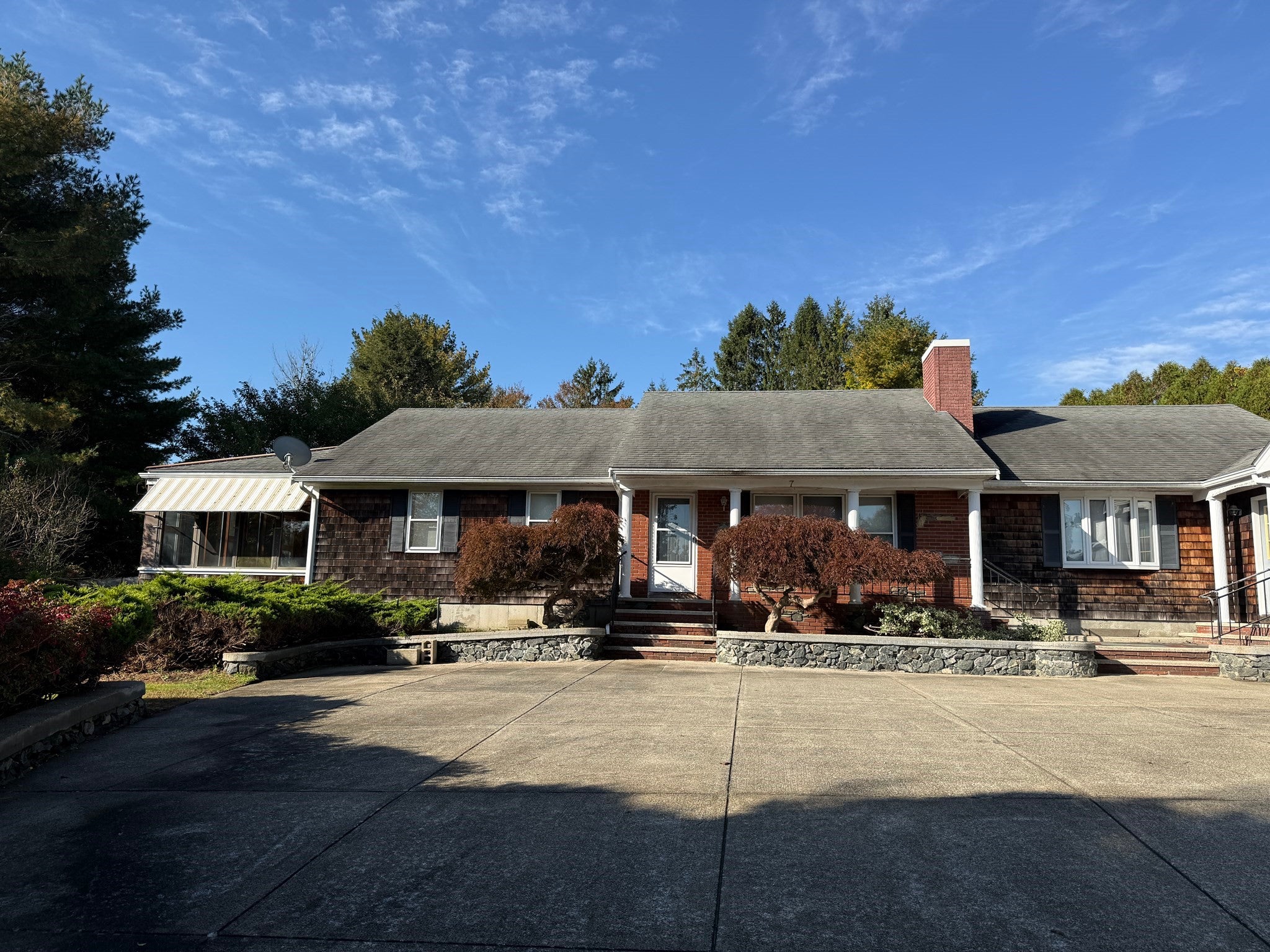 Photo of 7 Fallon Dr, Westport, MA
