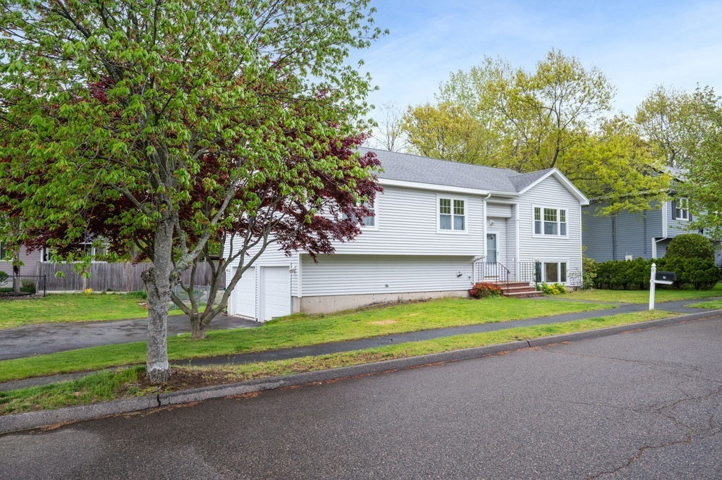 7 Nells Pond Rd, Lynn, MA Photo #3