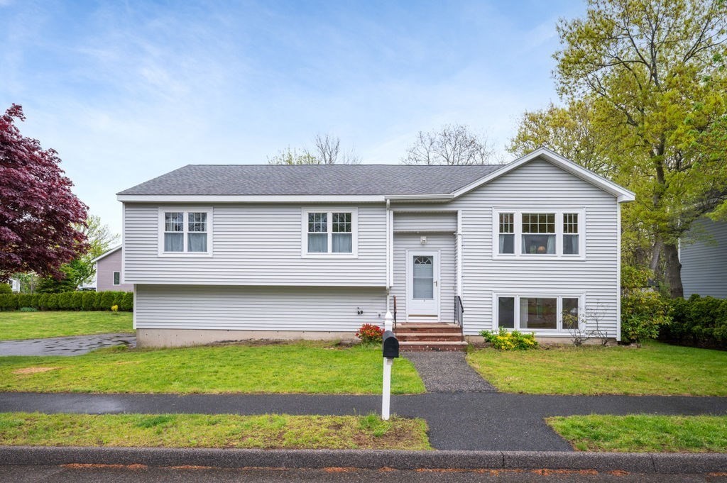 7 Nells Pond Rd, Lynn, MA Photo #1