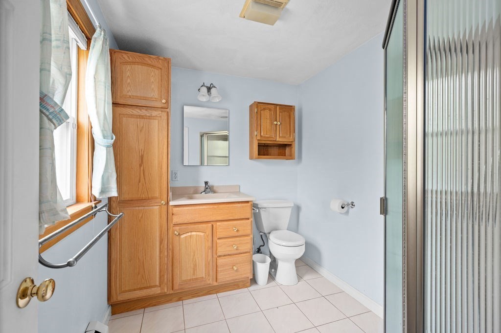 7 Nells Pond Rd, Lynn, MA Photo #18