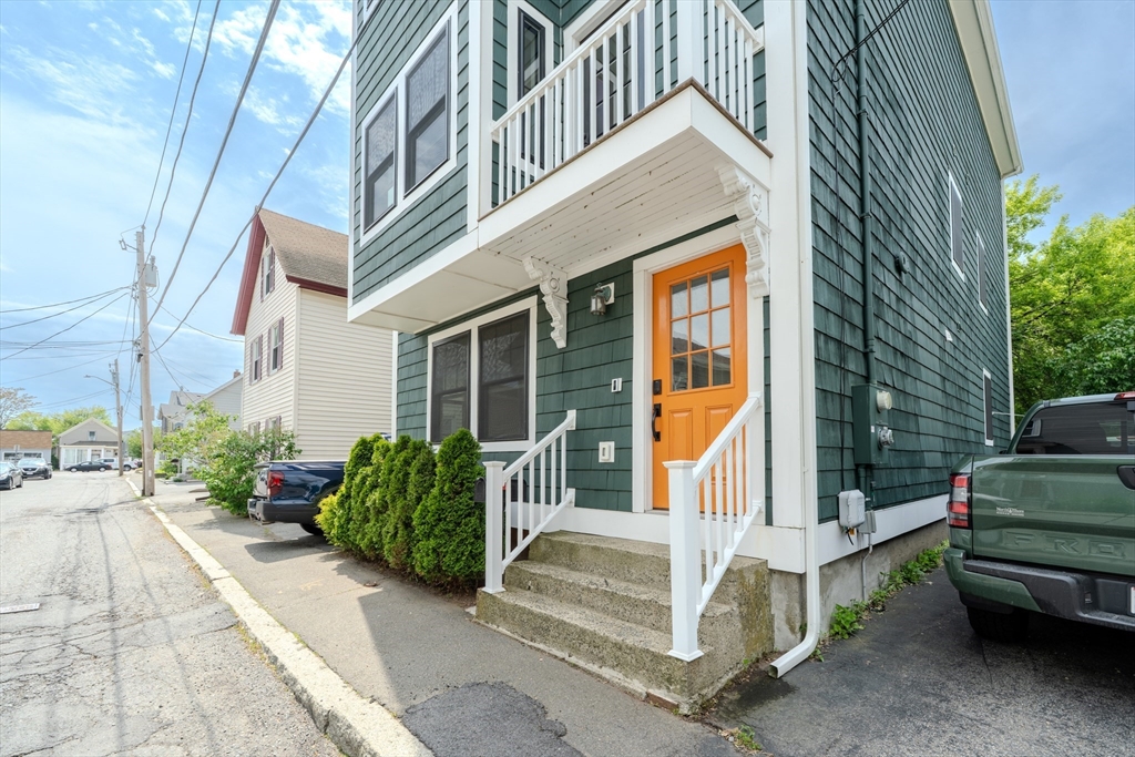 11 Rice St 1
