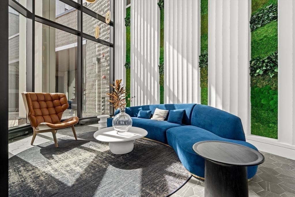 1515 Commonwealth Ave 303