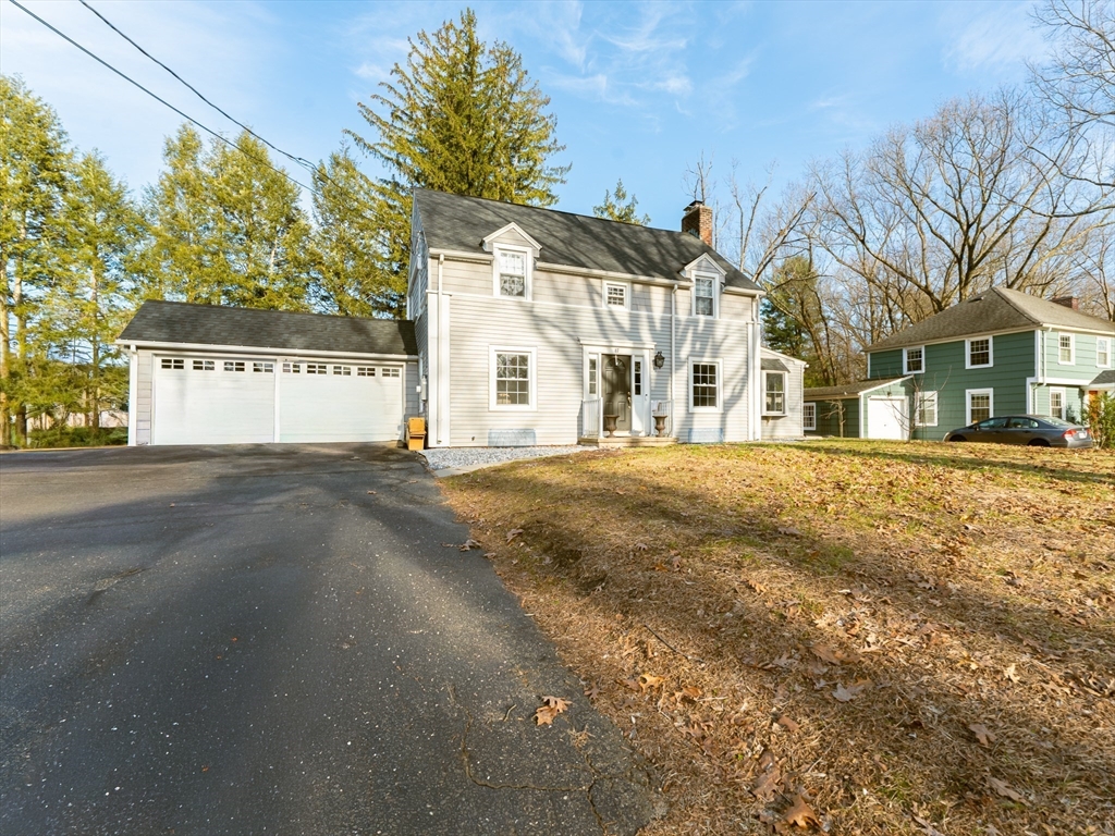 87 Bridle Path Rd