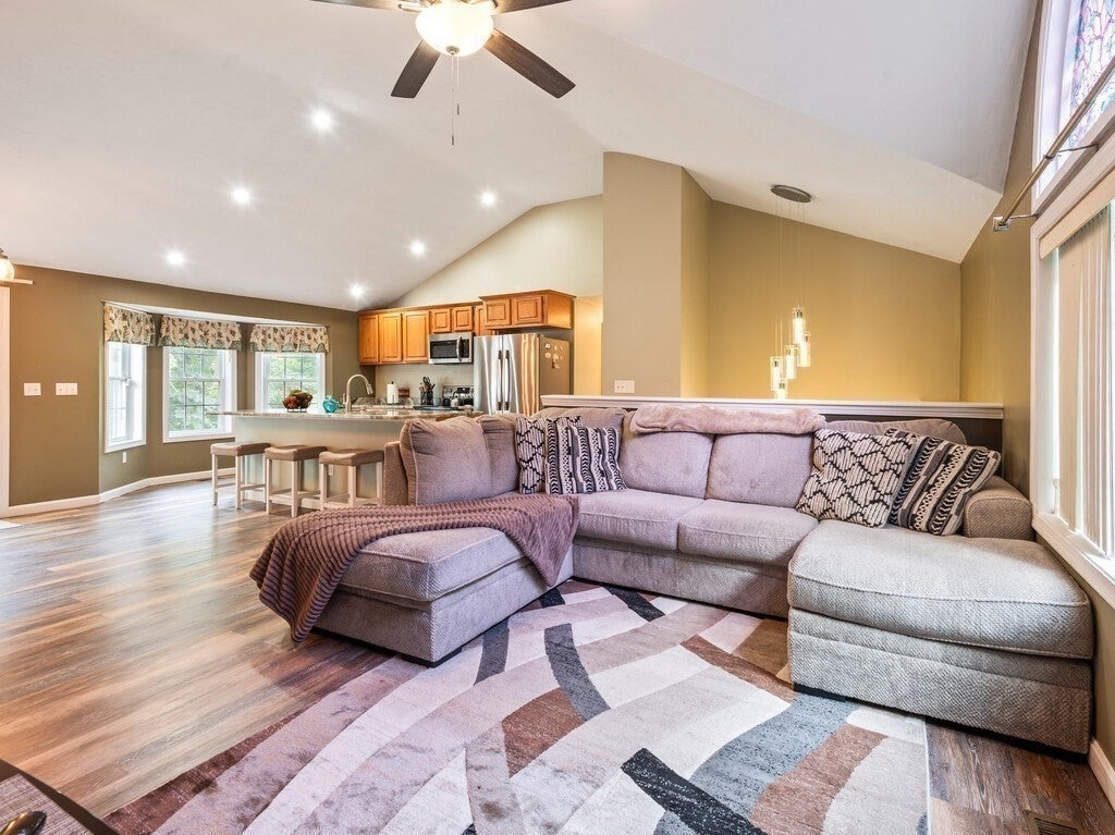 37 Moreland Green Dr, Worcester, MA, 37 Moreland Green Dr, Worcester, MA Photo #13