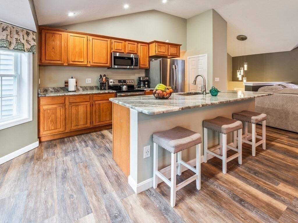 37 Moreland Green Dr, Worcester, MA, 37 Moreland Green Dr, Worcester, MA Photo #5