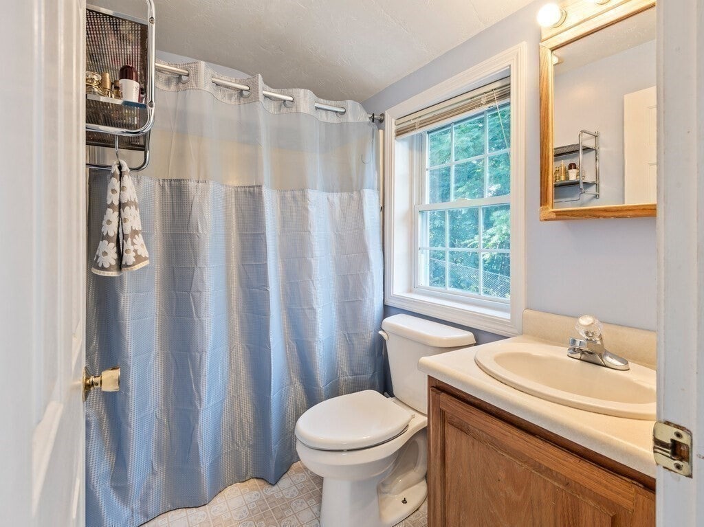 37 Moreland Green Dr, Worcester, MA, 37 Moreland Green Dr, Worcester, MA Photo #17