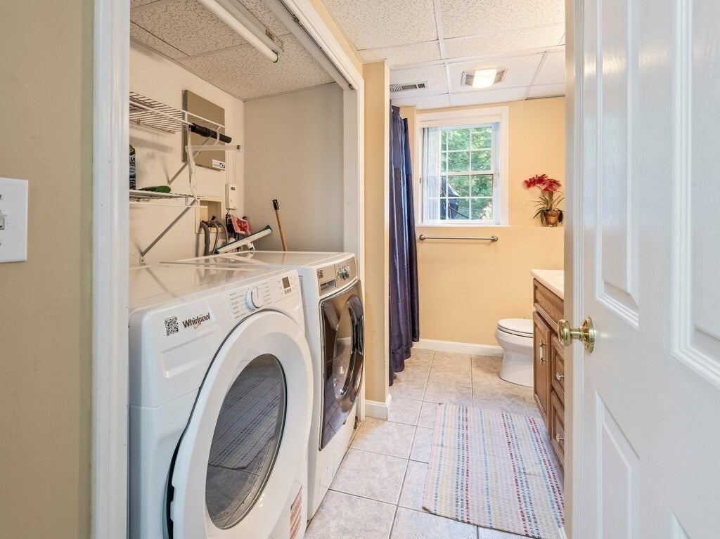 37 Moreland Green Dr, Worcester, MA, 37 Moreland Green Dr, Worcester, MA Photo #28