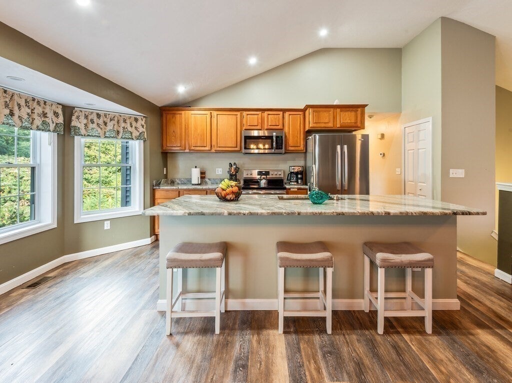 37 Moreland Green Dr, Worcester, MA, 37 Moreland Green Dr, Worcester, MA Photo #4