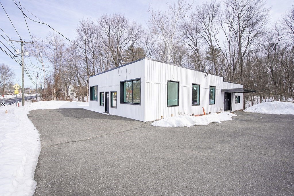 Photo 1 of 24 — 1443 Main St, Agawam, MA 01001