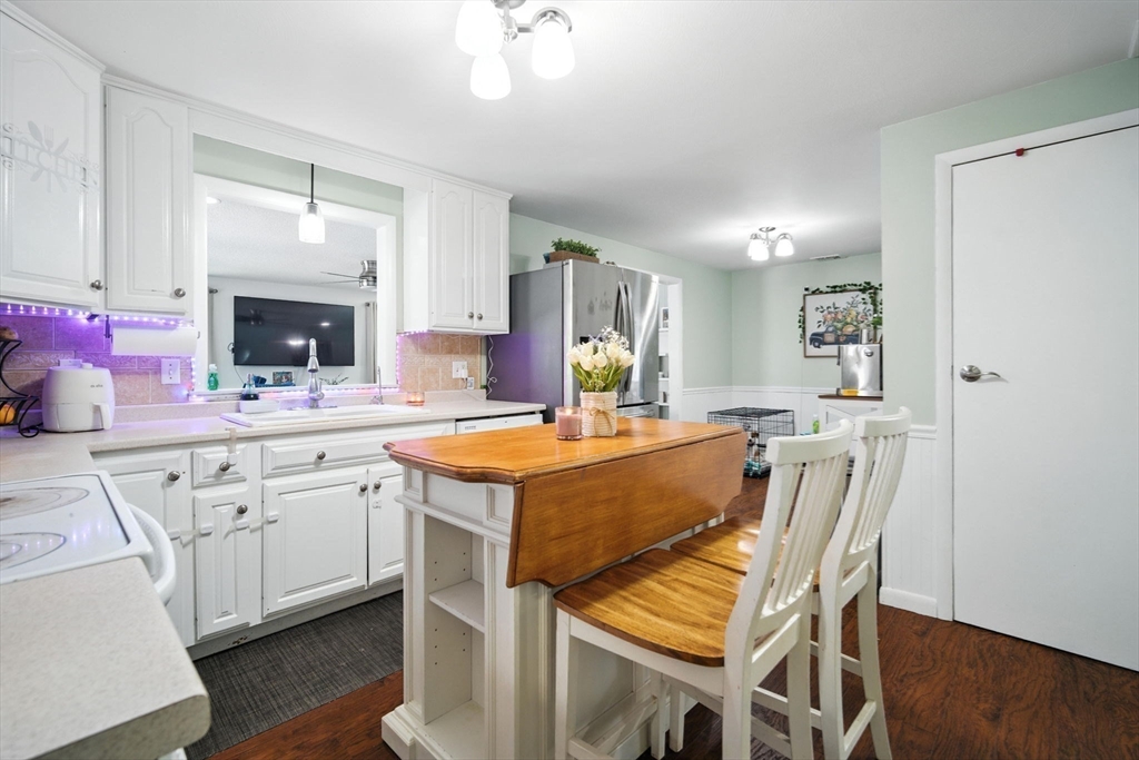 Enfield, Connecticut 06082, United States, 4 Bedrooms Bedrooms, ,1 BathroomBathrooms,Residential,Active,184906