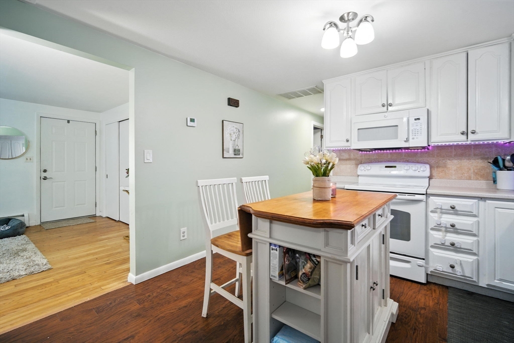 Enfield, Connecticut 06082, United States, 4 Bedrooms Bedrooms, ,1 BathroomBathrooms,Residential,Active,184906