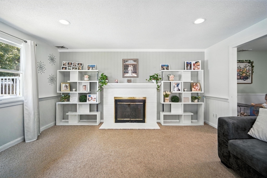 Enfield, Connecticut 06082, United States, 4 Bedrooms Bedrooms, ,1 BathroomBathrooms,Residential,Active,184906