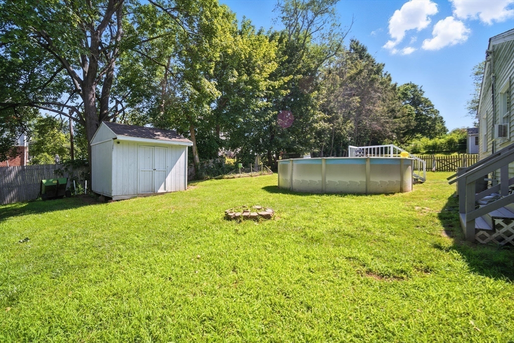 Enfield, Connecticut 06082, United States, 4 Bedrooms Bedrooms, ,1 BathroomBathrooms,Residential,Active,184906