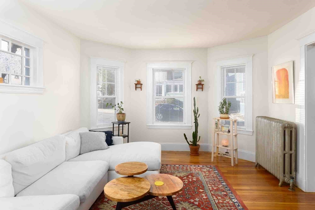 35 Ashfield St
