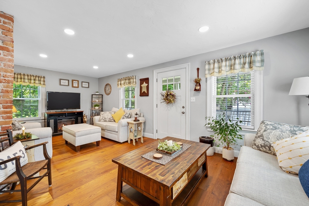 35 Emond St