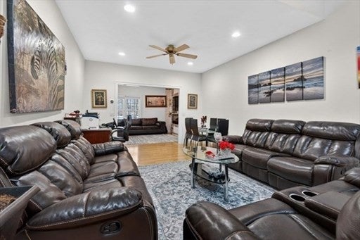 1 Knowlton Circle 1