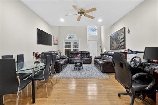 Photo of 1 Knowlton Circle, Upton, MA