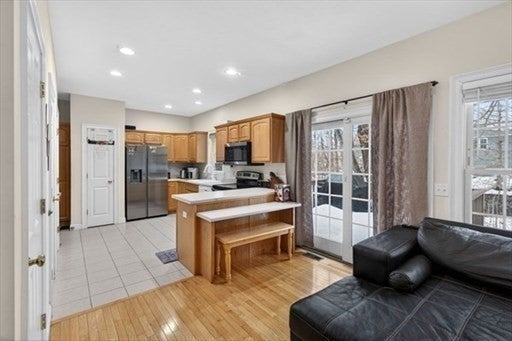 1 Knowlton Circle #1, Upton, MA, 1 Knowlton Circle #1, Upton, MA Photo #8