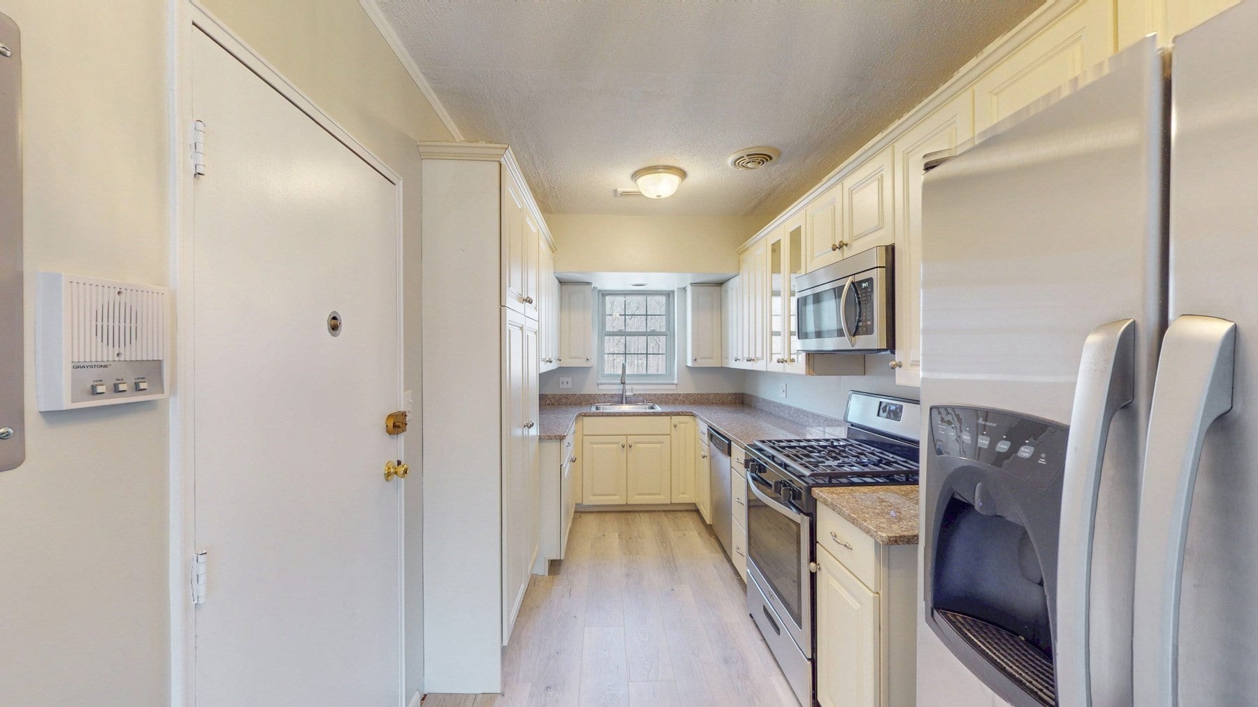 137 Lake Shore Rd #4, Boston, MA Photo #10