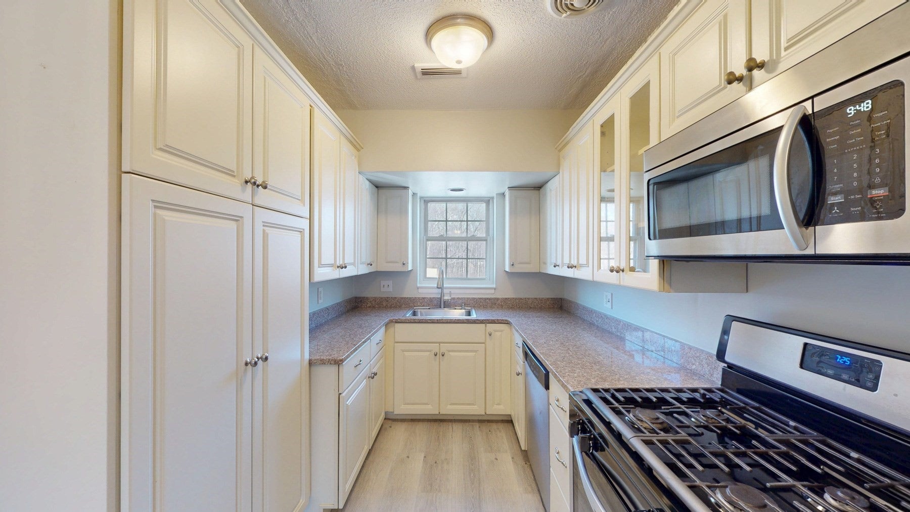 137 Lake Shore Rd #4, Boston, MA Photo #11