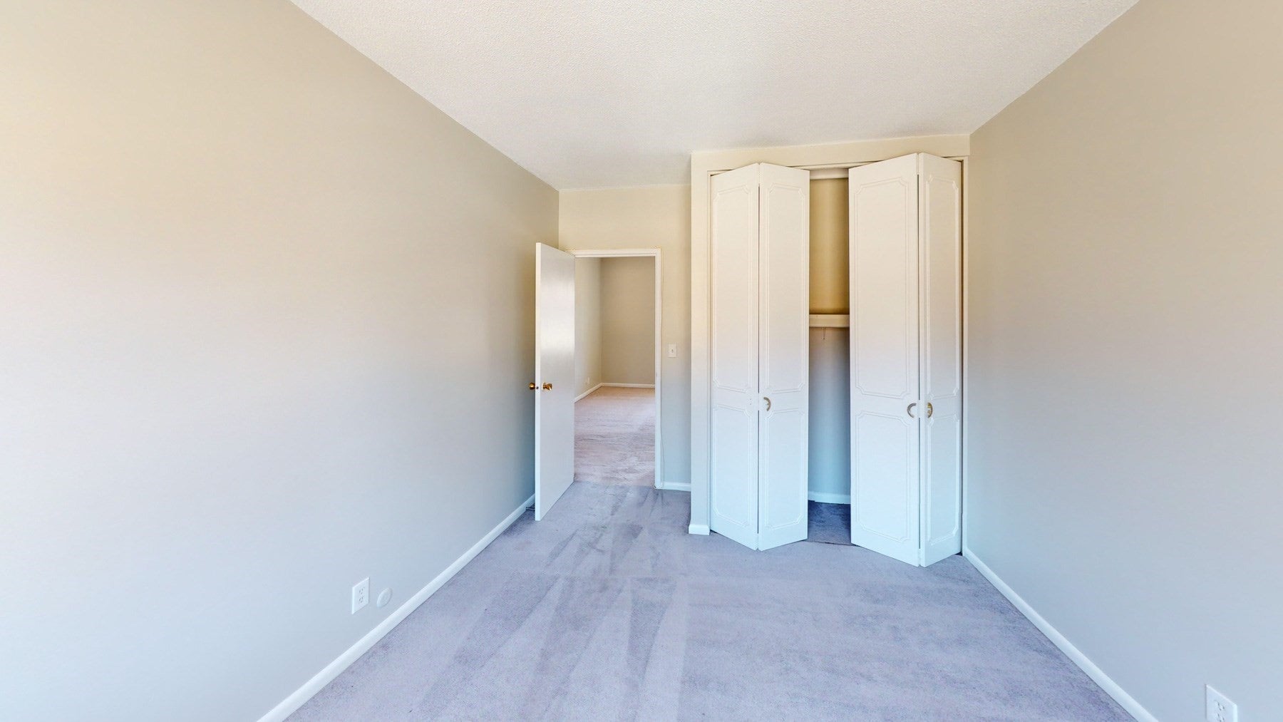 137 Lake Shore Rd #4, Boston, MA Photo #18