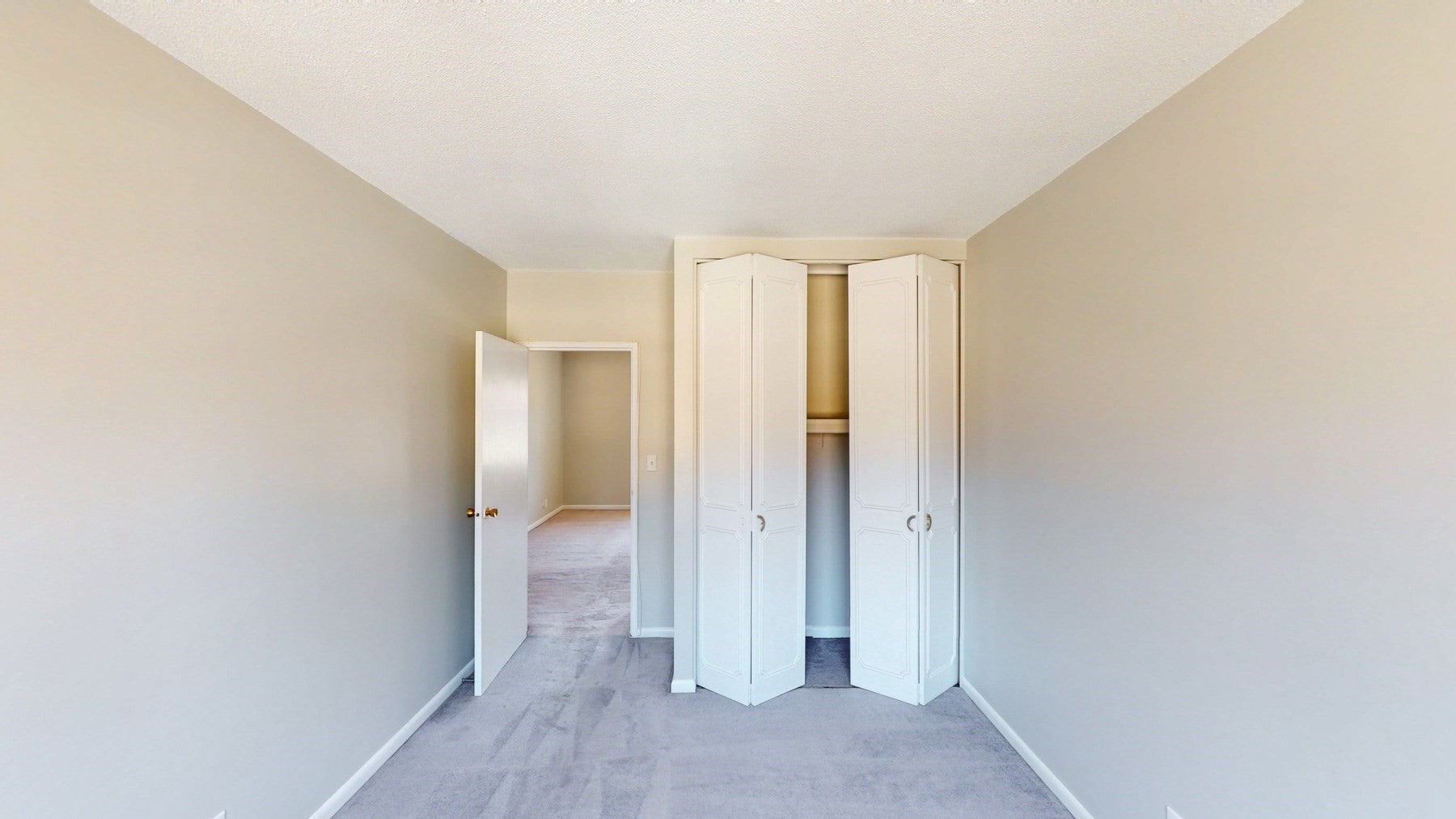 137 Lake Shore Rd #4, Boston, MA Photo #8