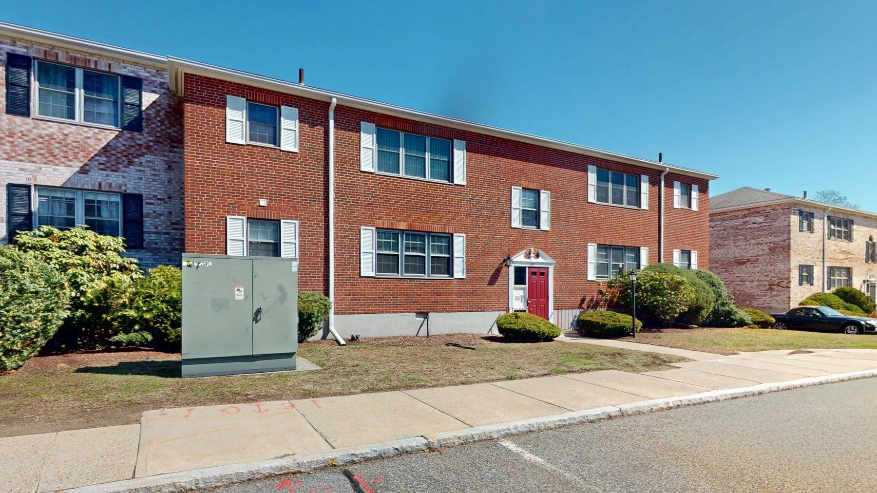 137 Lake Shore Rd #4, Boston, MA Photo #2