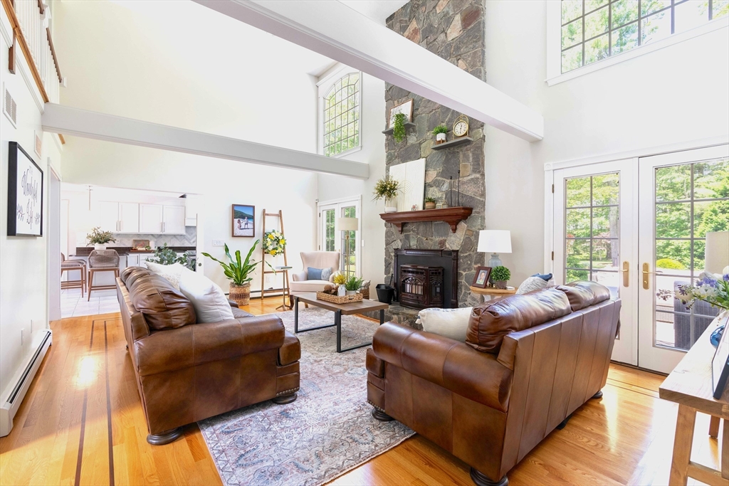 40 King Philip Dr