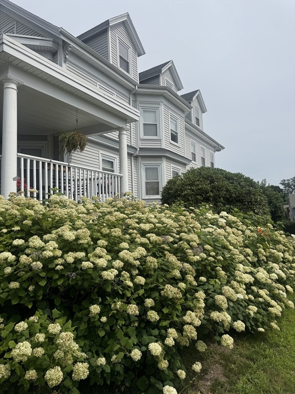 Click for 9 Evans RD #3, Marblehead, MA slideshow Click for 9 Evans RD #3, Marblehead, MA slideshow