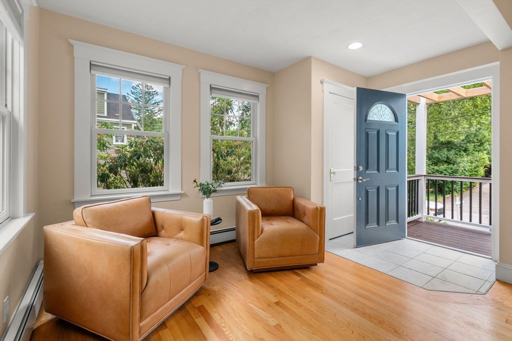 91 Henderson St