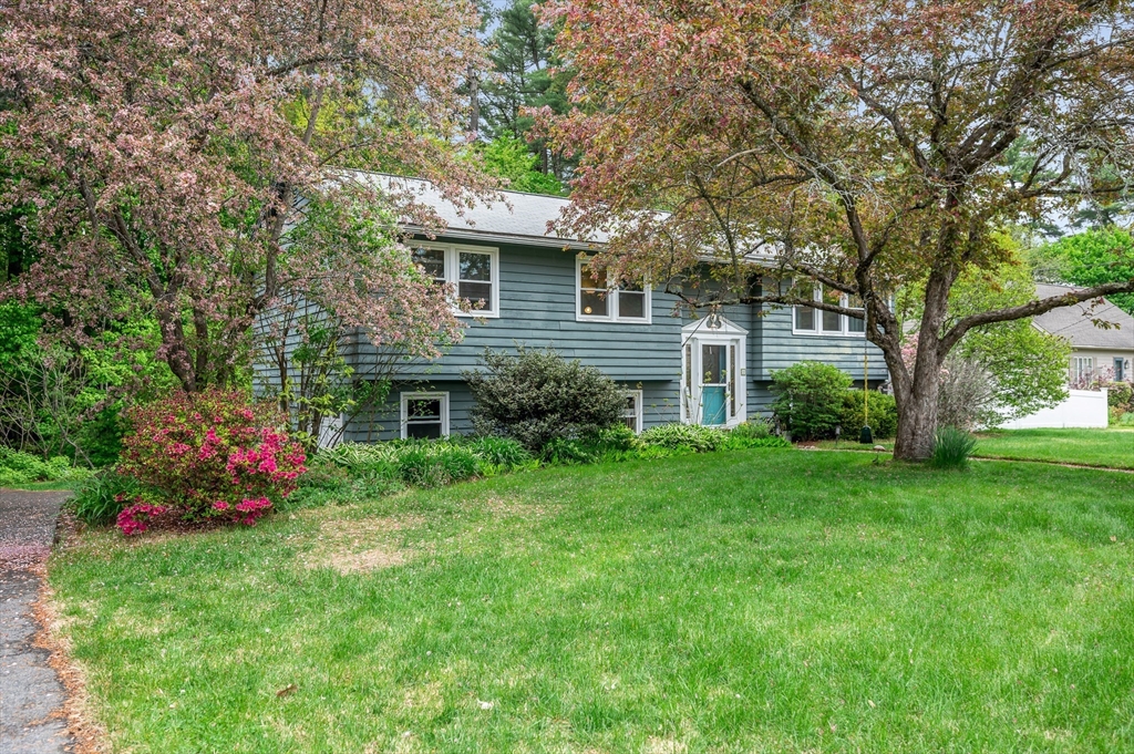 9 Sunrise Dr, Hudson, NH, 9 Sunrise Dr, Hudson, NH Photo #1
