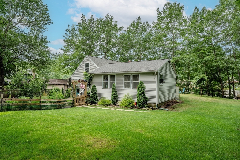 49 Millville Cir, Salem, NH Photo #7