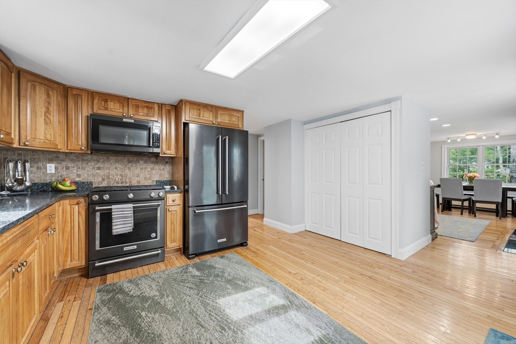 49 Millville Cir, Salem, NH Photo #18