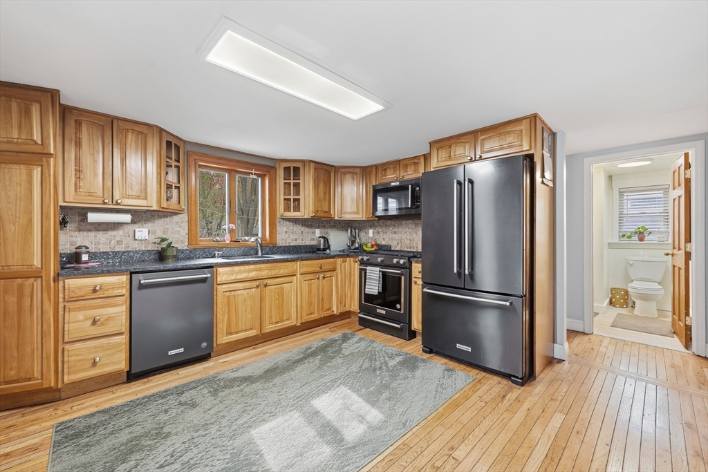 49 Millville Cir, Salem, NH Photo #17