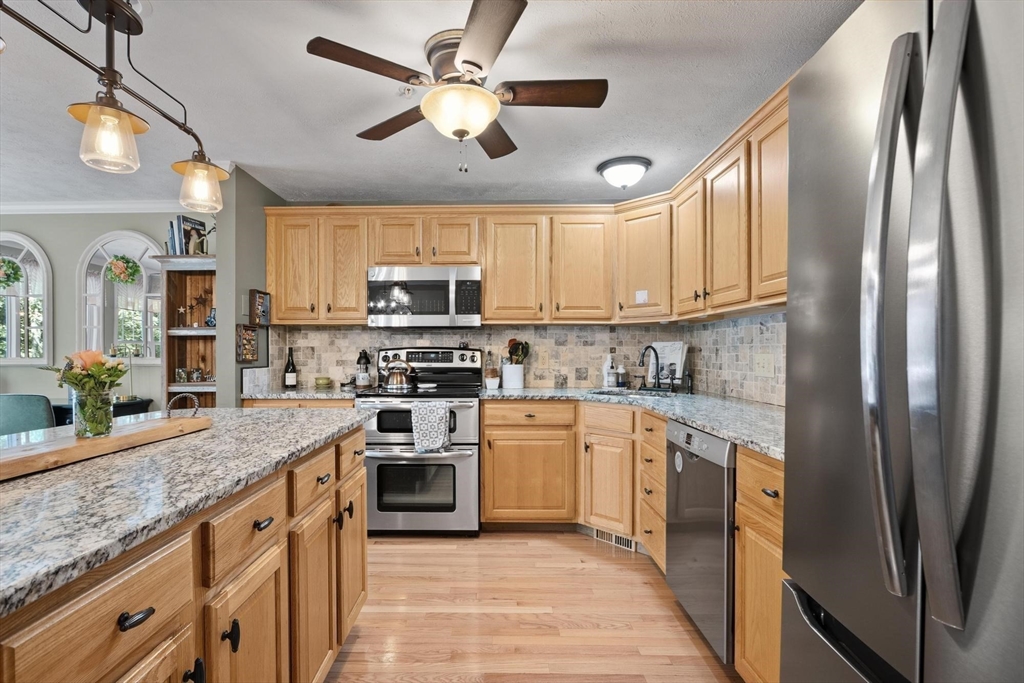 70 Bridle Cross Rd #70, Fitchburg, MA Photo #4