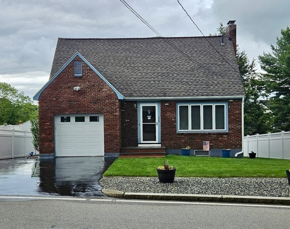 458 Appleton St