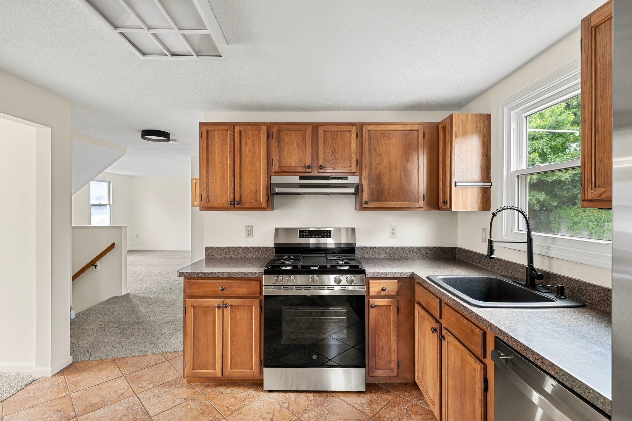 58 Cinnamon Circle, Tewksbury, MA, 58 Cinnamon Circle, Tewksbury, MA Photo #6