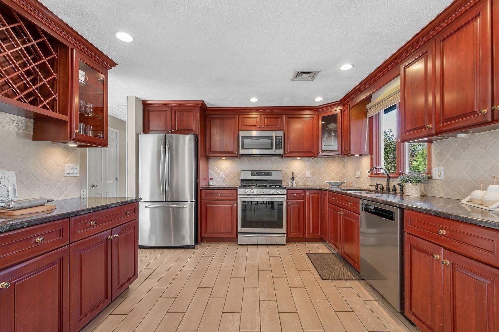 3 Jennifer Dr, Saugus, MA, 3 Jennifer Dr, Saugus, MA Photo #30