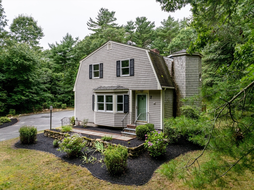 7 Holly Pond Rd