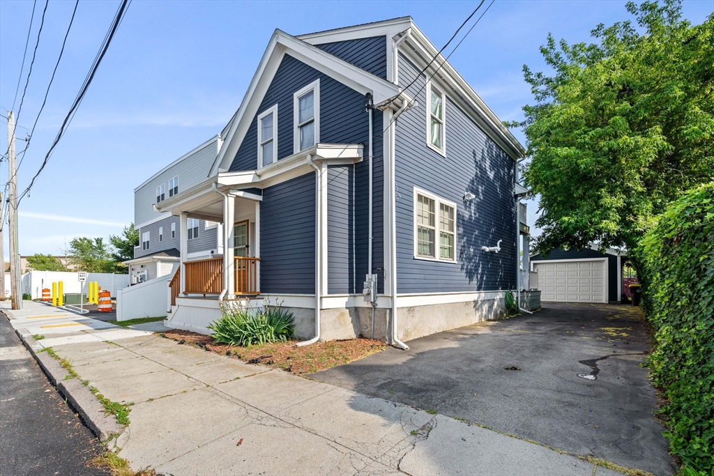 883 Grinnell St, Fall River, MA Photo #3