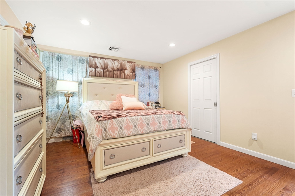 883 Grinnell St, Fall River, MA Photo #8