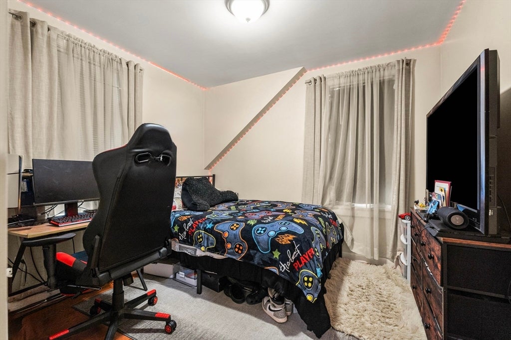 883 Grinnell St, Fall River, MA Photo #13