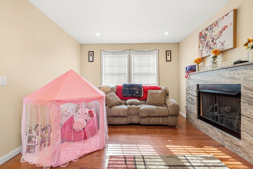 883 Grinnell St, Fall River, MA Photo #25