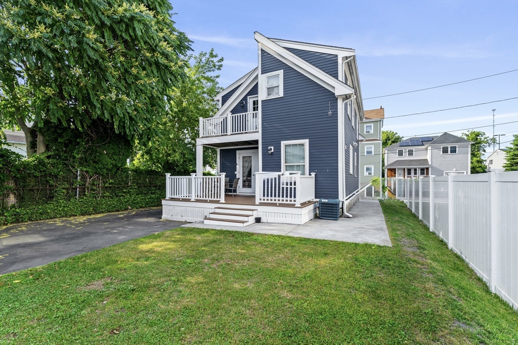883 Grinnell St, Fall River, MA Photo #5