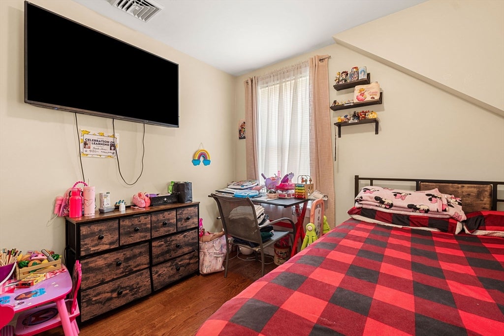 883 Grinnell St, Fall River, MA Photo #15