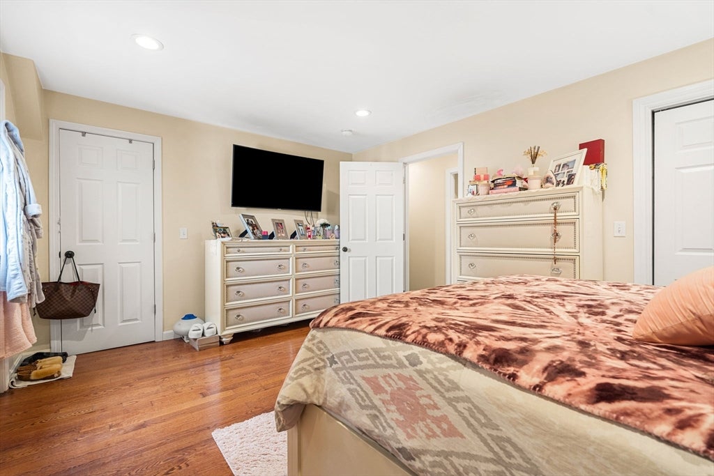 883 Grinnell St, Fall River, MA Photo #10