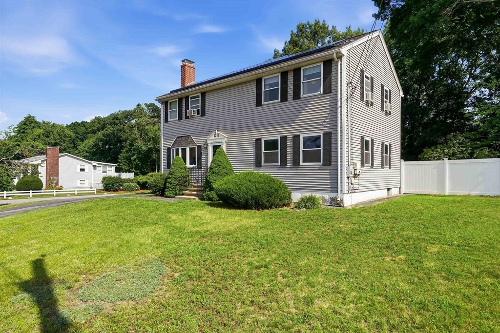 22 Colonial Drive